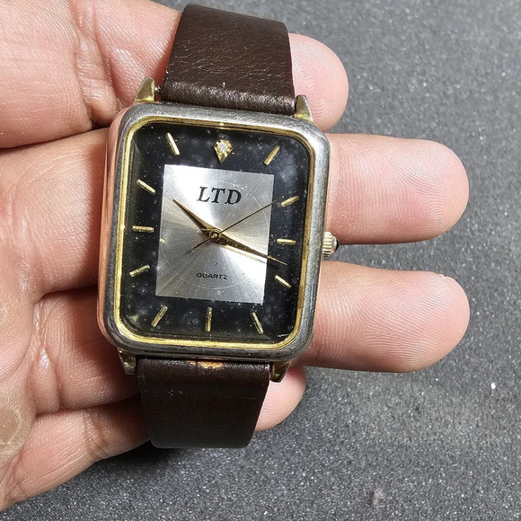 Vintage LTD Mens Quartz Tank Style Watch Black Dial Gokd Tone Case Working wat h - Picture 1 of 9